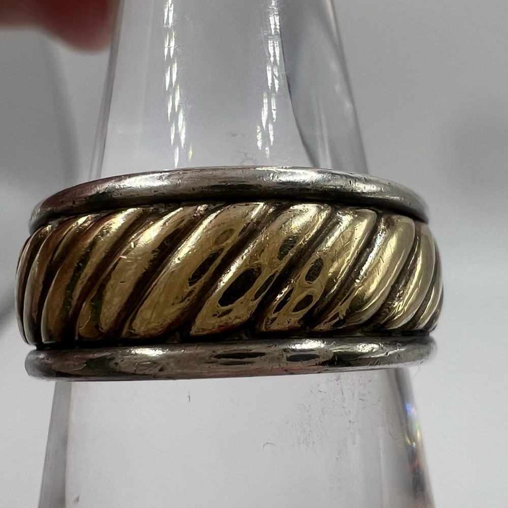 RETIRED James Avery fluted ring with 14k gold. Size 6. - Picture 6 of 9